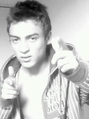 Nome: Robert, Idade: 16 anos, Religião: Evangélico, Naturalidade: SP, Saber mais: Segue q #SDV !