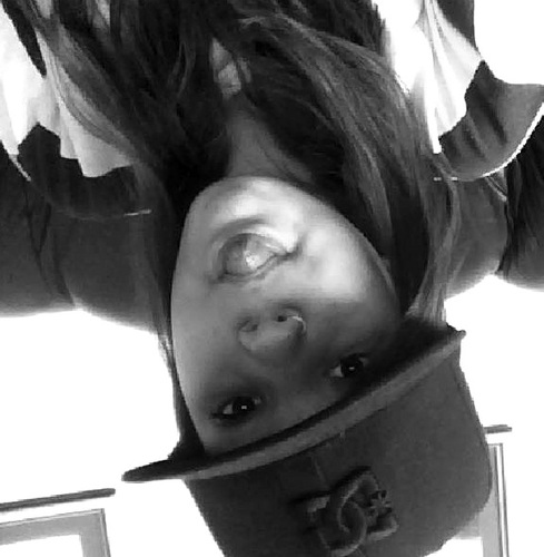  #RAWR ;3.   , ciumenta, chata, feia. .Irmã gemêa da @Leetyciaa_C e irmã de coração da @karozita123 .Me segue e ganhe uma mordida ;3