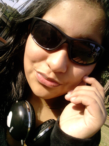 oi gente eu nome é Sandy eu tenho 13 anos e espero que todos gostemde me seguir s2´´