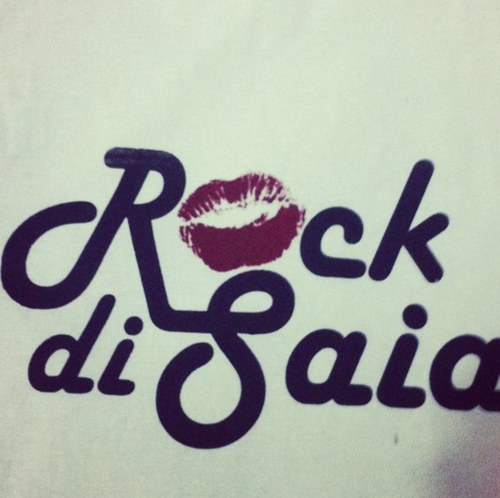 FASHION TEES 
|  contato@rockdisaia.com.br | #rockdisaia | Vendas atacado e no SITE |