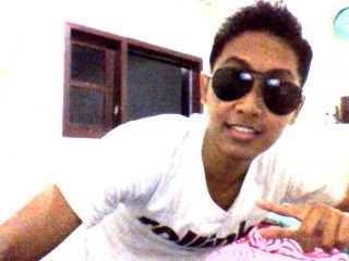 Pursue something that can make you happy, and never give up.