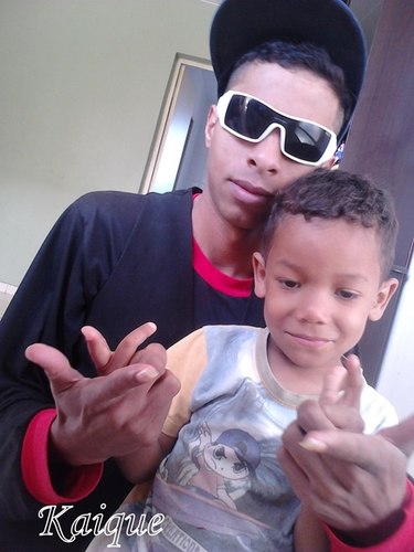 Gosta De mim Prove 
  não gosta foda-se não
  nacsi pra ti agrada humildade 
  é tudo Deus nossa unica  salvação!
   Mente treinada & Coração brindado'