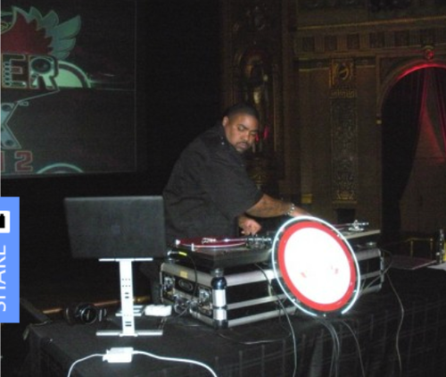 I'm Just Me all day every day dj for all occasions.  @Streethittadjs Contact info dj_snook@yahoo.com or 313-282-8991