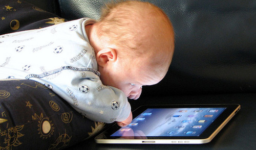 Este grupo pretende analizar y discutir sobre cómo la tecnología afecta el desarrollo de los niños, y adquirir las mejores prácticas para su mejor entendimiento