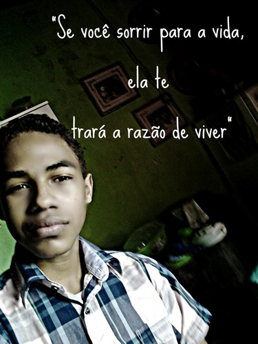 Vocês riem de mim por eu ser diferente, e eu rio de vocês por serem todos iguais ^.~