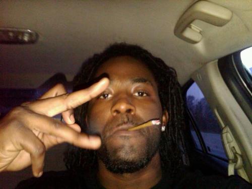 One of tha humblest niggas youll ever meet, not finna start shit, but im finna end it...hmu i follow back. health.
#leftfieldniggas ---remember tha name lol