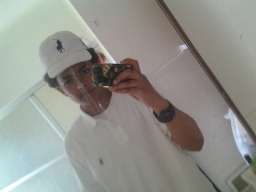 Shondaa here , follow Aaron & mention for a follow back, he cool , funny af so follow him (: