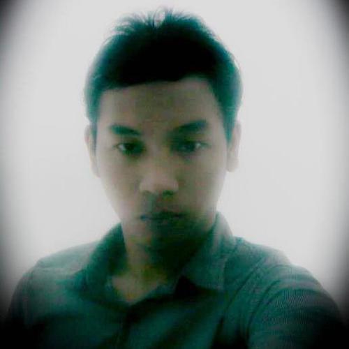 Sudah kubilang, aku ya aku, kamu ya kamu, soal siapa yang lebih hebat itu cerita yang membosankan.
karna Aku hanya ingin hidup seperti awan. Bebas, dan tenang.