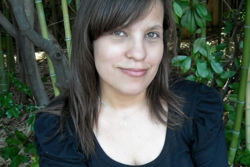 _EmmyPatterson_'s profile picture. It's just me: I'm shy but always honest & polite. I love simple stuff, laughing, butterflies, marine life, beaches and of course my dog Max =)