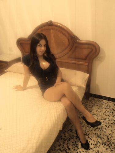 La vida sin locura es muy aburrida !! ..Mi pasion :el baile .. Sevillanas , Bachata , Salsa ,Reggaeton .. Cuando bailamos desnudamos un pedacito de nuestra alma