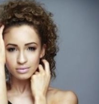 WeHeartPeazer's profile picture. This account is fully dedicated to the Gorgeous @DaniellePeazer. We Love her & Eleanor very much.