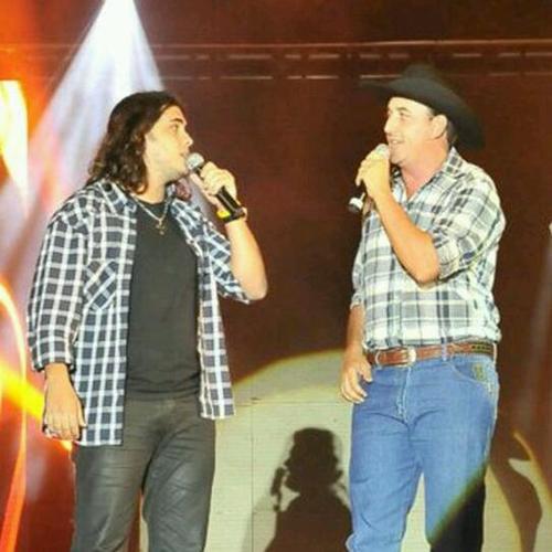 Com 20 anos de formação, agora André Luíz e Felipe estão nas redes sociais. Conheça um pouco mais desse trabalho! http://t.co/SplZAsXT4v