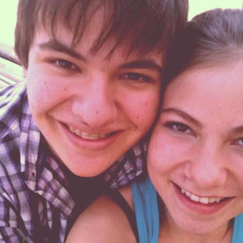 xXDBisHEREXx's profile picture. ♥@himmbeerchenx3♥7.2.2012♥ twittert über nerdigen quatsch, f1 und alles andere ;)