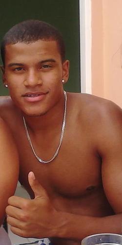 Jogador de futebol.