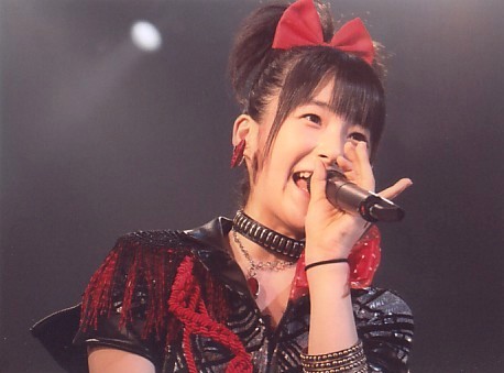 富山のおじさん。夫婦でアイドル追っかけてます。嗣永教の信者で、カントリー・ガールズとカレッジ・コスモスを応援してます。