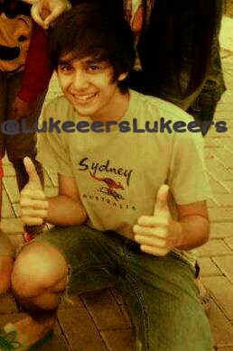 Allways support @kevinlukeee 17062012 followback? setiap anniv. my CP? ask me. Mending ga usah follow kalau ujungnya di unffolow(!)