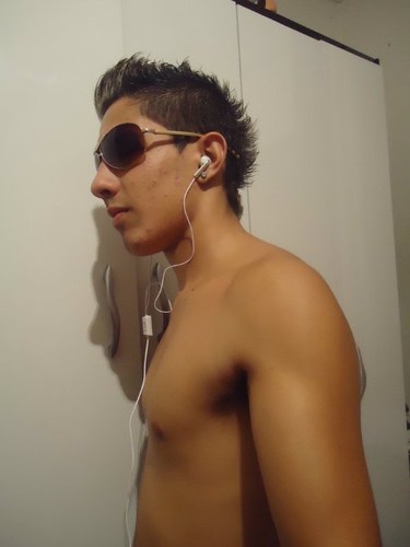 A vida já me derrubou muitas vezes, mas a cada queda, aprendo algo novo, e graças a isso, hoje...sou o q sou.