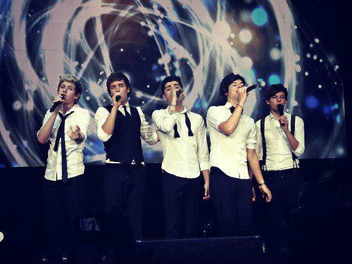 I'm Ena and I love One Direction follow me if you love them too :D ask for follow back :) https://t.co/5dczD3pWSh this is my profile :)