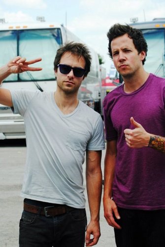 I love SIMPLE PLAN more than anything♥Lefebvre-Bouvier. I'm an Indonesian!:) let's be friends