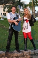 Sou uma pessoa muito abençoada por DEUS,porque ELE colocou na minha vida essas pessoas que me trazem muita felicidade Joelma e Chimbinha @BandaCalypso AMO VOCÊS