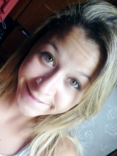 - e a emoção de viver, faz a gente continuar, pra realizar nossa felicidade!