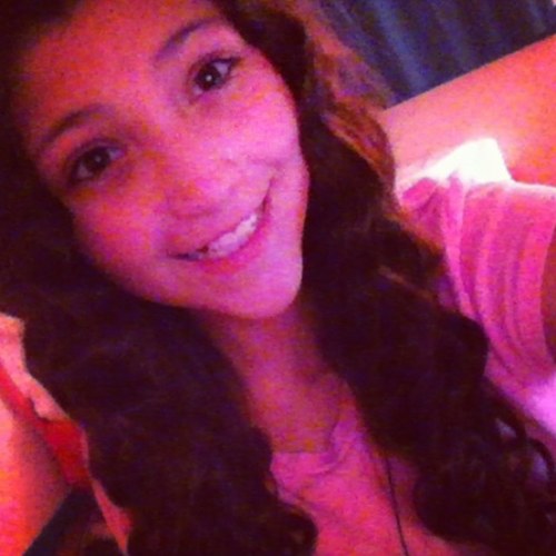 sierra___chavez's profile picture. I follow back (:.. peace ✌