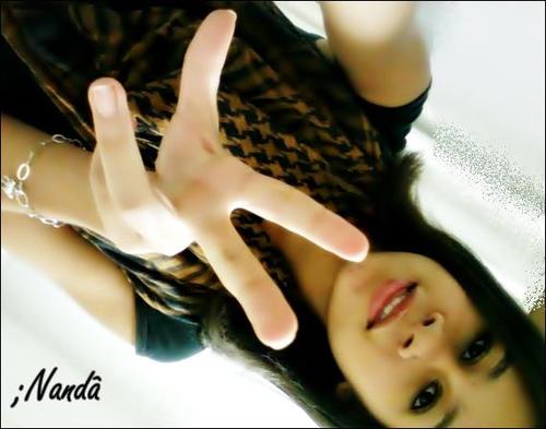 Deus é quem me guia , sim é ele quem me protege, é ele quem da o dom pra mim compor letra de raP ! @MCRashid , ilove 3