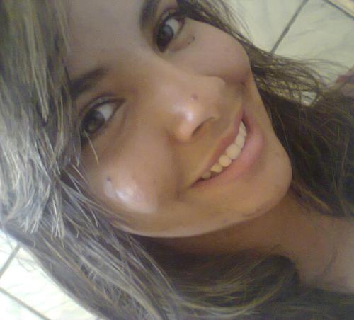 E aos trancos e barrancos lá vou eeu, sou feliz e agradeço por td que Deus me deu...♫♪