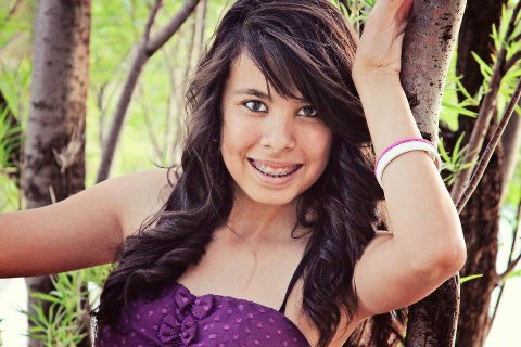 I'm Victoria follow me & I'll follow back :)