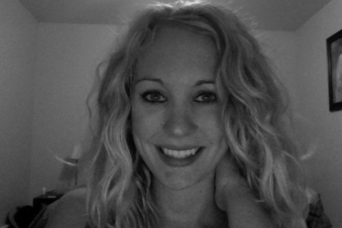 running from ordinary, introverted, undiscovered writer, wife to @Greg_Gross, mother, advocate of love, disciple of Jesus.