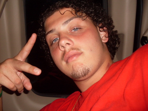 GaMeRTwEeTz88's profile picture. surviving day to day, holdin on tight &no sign of letting go  i love forever mine's