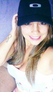 Fala maL do meu cabeLo & da minha maQuiagem , o coisa escRotttÁ , pode faLar avontAde ♫ '  ..  ;p 
  Quem se descreve , se limita ! *-*