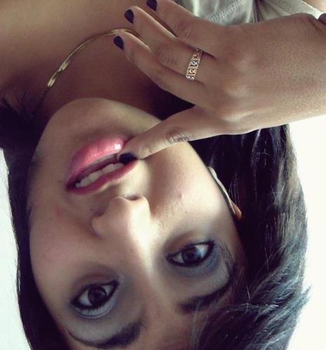 Desculpa, é que eu estou surda pelo amor-próprio que grita em meu ouvido. Me impedindo de ouvir a tal voz do coração e agir como uma otária.. *-*