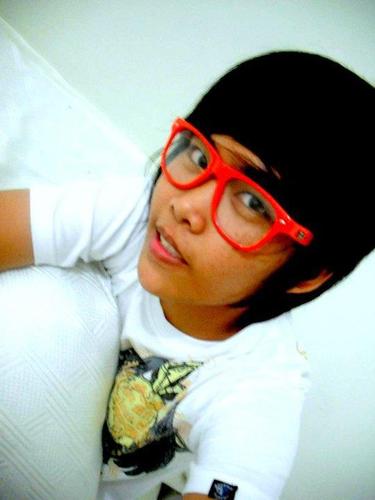 Always be a first-rate version of yourself, instead of a second-rate version of somebody else. ^_^