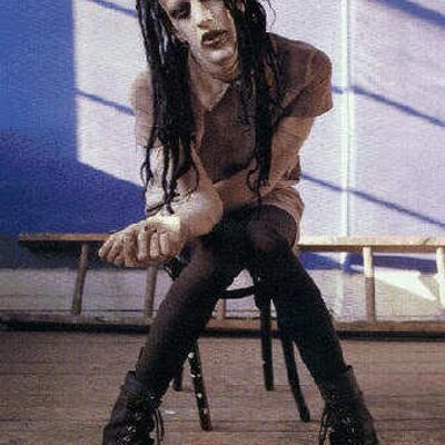 Twiggy S Spaceghost On Twitter Mtv Cribs With Twiggy Ramirez 3