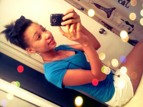 Lyssa_Obeeys_9O's profile picture. It's Lysssa here ? Follow me c: & Obeey me . & There anit no kindaa problems . Alright ^-^ Ill follow back_Byee niggas hahaha :D *evil laugh