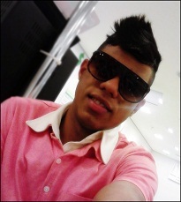 Moreno,Alegre, Carinhoso,Trato bem quem me quer bem.
Movido por duas coisas: #Maya, @Hardbolation