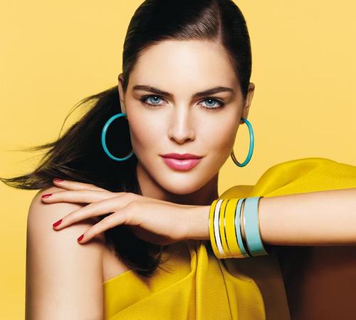 Fashion, Glamour, and Style. Follow us on facebook @
http://t.co/T9pj6s7Skw - http://t.co/fsEQFNxmfh - http://t.co/3b0s1hE2L3