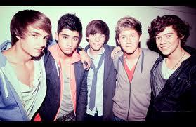 My name is Margaret, Im a Directioner. (: My dreams are to meet 1D... Follow me and i'll Follow u baack(: