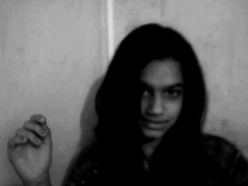 ~* α gαrotiinhα imperfeitα,
αqeelα qeê chorα de dor,
αqeelα qeê ja sofreu poor αmor,
αqeelα qe sαbe se αrrepender ♥