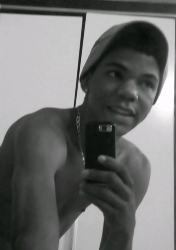 Pooor mais q eu queira nao tiro voçe da minha cabeça (: