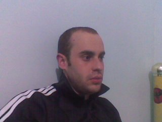 GAÚCHO  GRÊMISTA, e quase careca.
.