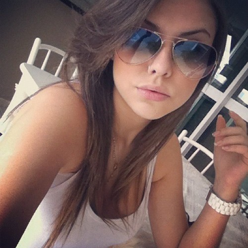 Eu amo. Tenho defeitos. Choro de rir. Me mato de tanta 
http://t.co/R7JgNm9vLv
http://t.co/W88uAGbsyp