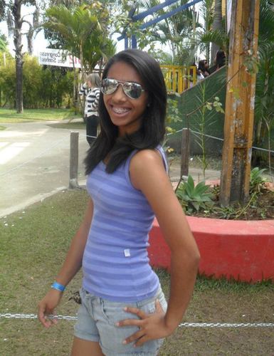 *--*meu maior desejo é ser perfeita para ti DEUS.mas sempre acabo errando.então me lembro que o seu amor por mim e infinito*---*