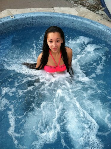 Follow me new twitter -- @ThatPrettyBtch I follow back!