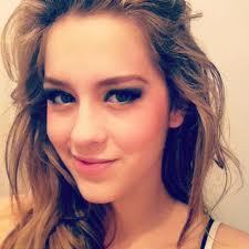 Bicha Linda amo taaaanto asssim óó                                           Grande néah? Te amo bicha linda!! By: Maria Clara