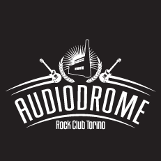 Il rock club alle porte di Torino ospita, nelle sue due sale, artisti di livello di nazionale ed internazionale, il venerdì e sabato, da ottobre a giugno.