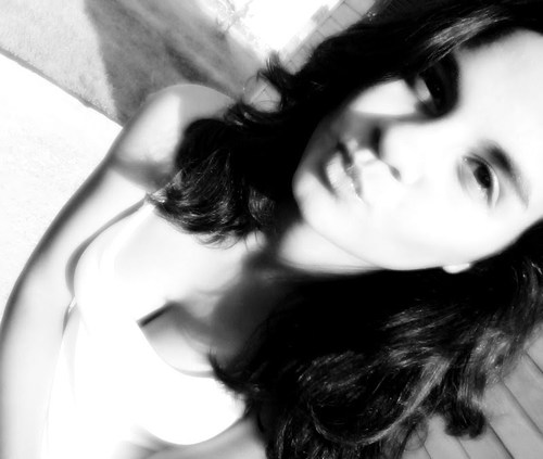 nao tenho tempo para odiar  quem me odeia 
estou ocupada demais amando quem me ama    sz''