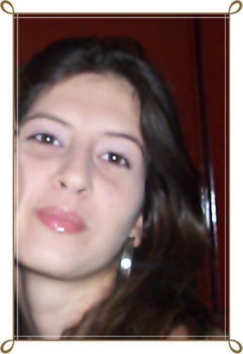 Eu que vivo com α cαbeçα nα luα, com músicα no ouvido e corαção nα bocα :)
eu sou meninα e mulher, eu sei muito bem o que quero .