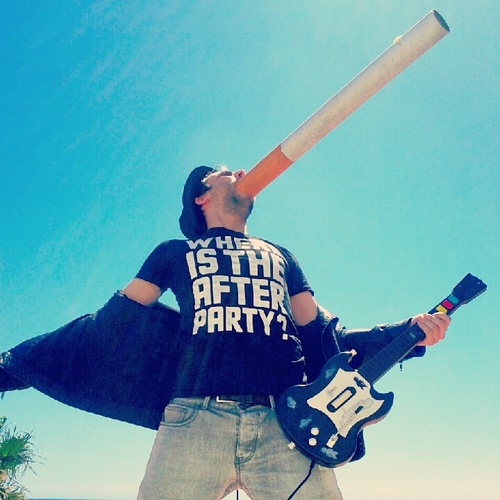 SmoothMarx's profile picture. I'm going to leave this blank, partly because I don't know what I use Twitter for.